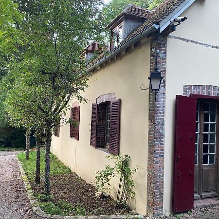 Vila Le Charme Mézilles Exteriér fotografie
