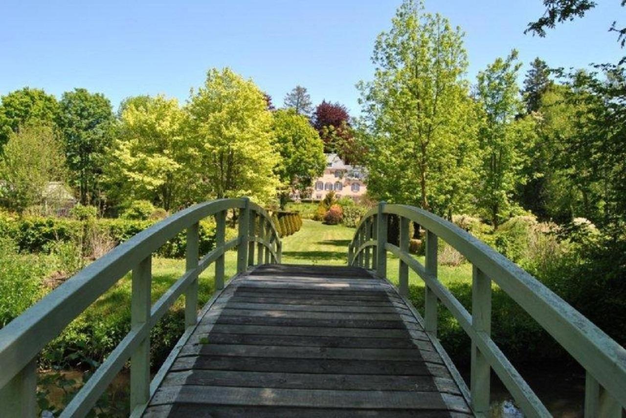 Vila Le Charme Mézilles Exteriér fotografie