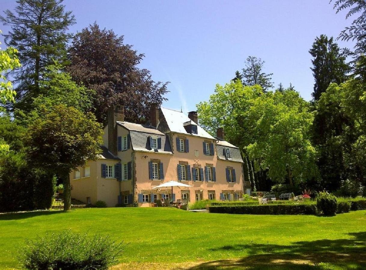Vila Le Charme Mézilles Exteriér fotografie