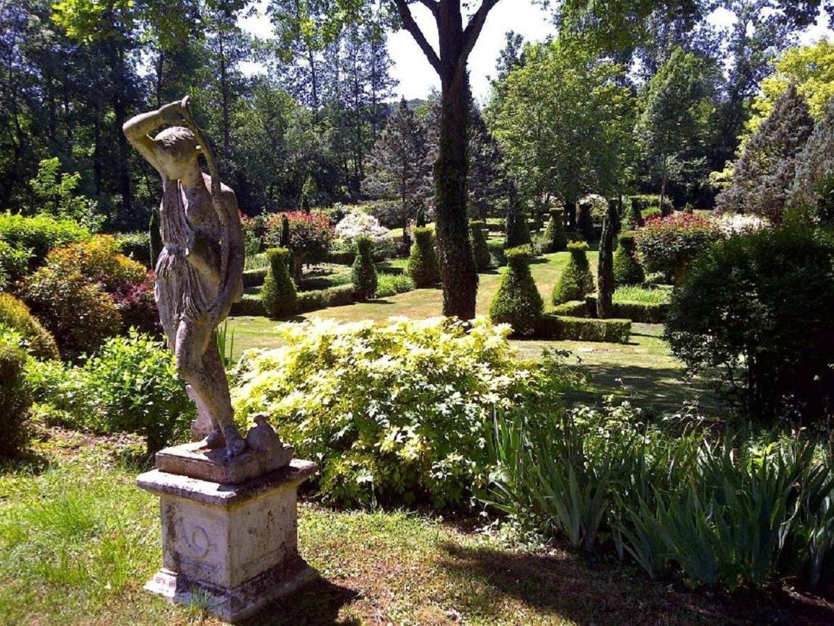 Vila Le Charme Mézilles Exteriér fotografie